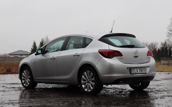 Opel Astra cena 24999 przebieg: 179000, rok produkcji 2010 z Tarnogród małe 436